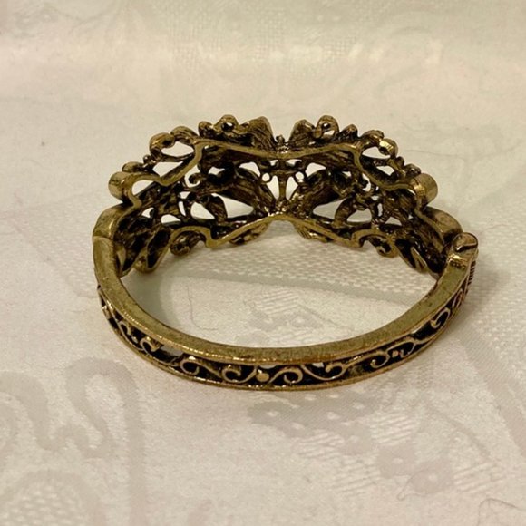 Gorgeous Rhinestone bracelet - Picture 2 of 7